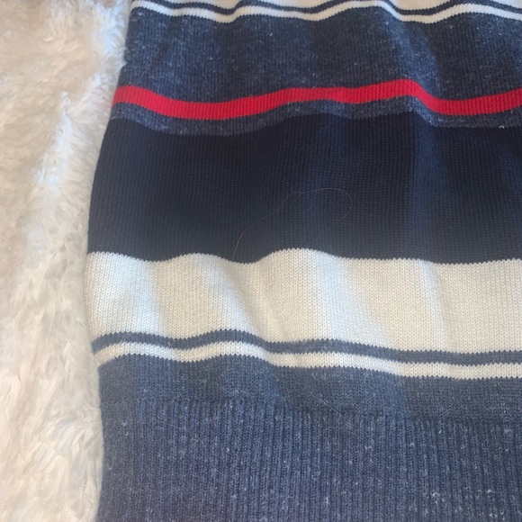 OshKosh B’gosh warm winter sweater. Virtually New! Sz 14 - Picture 5 of 6